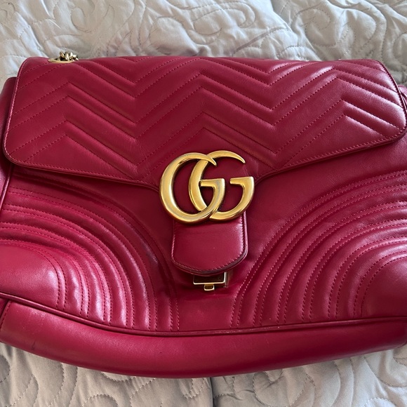 Gucci GG Marmont Medium Shoulder Bag - Picture 2 of 8
